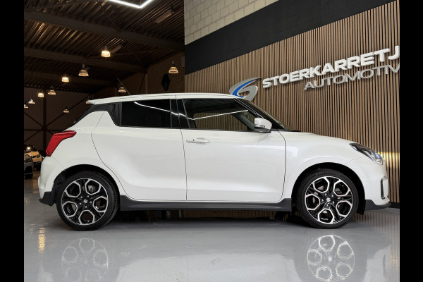 Suzuki Swift 1.4 Sport Smart Hybrid Navi | 17" | Carplay | Camera | Stoelverwarming | ACC | Dodehoek | 100% Elk jaar Suzuki Dealer onderhouden!