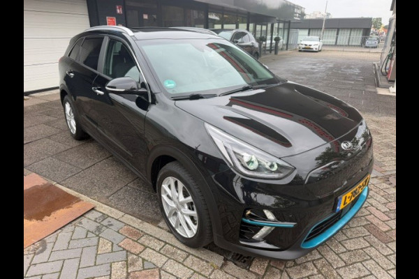 Kia e-Niro DynamicPlusLine 64 kWh AIRCO I NAV I LEDER INERIEUR I OPEN DAK I 1e EIGENAAR I COMPLETE ONDERHOUDSHISTORIE I SOH 95,3% MET 12 MAANDEN ALL-IN GARANTIE