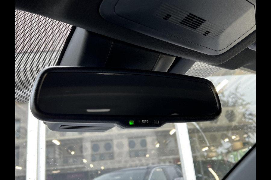 Toyota RAV4 2.5 Hybrid Bi Tone Plus | JBL, 360 Camera, Groot scherm, Stoel + Stuurverwarming, Blind spot, Elektrische achterklep