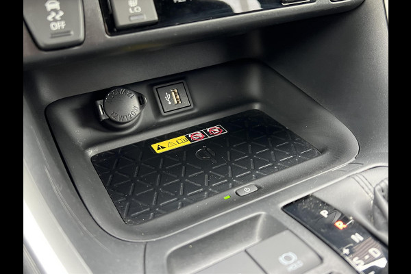 Toyota RAV4 2.5 Hybrid Bi Tone Plus | JBL, 360 Camera, Groot scherm, Stoel + Stuurverwarming, Blind spot, Elektrische achterklep