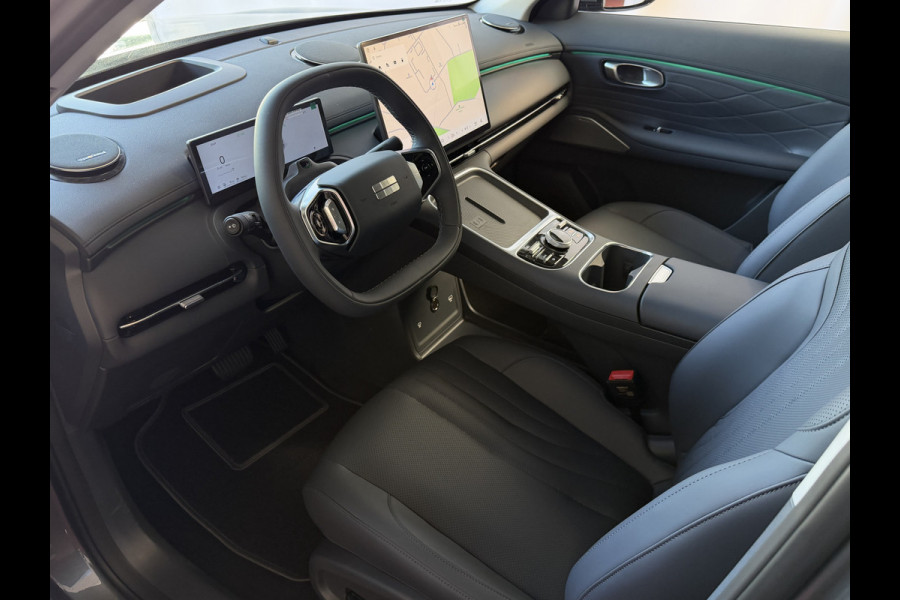 GEELY Starray EM-i MAX+ PHEV LONG RANGE NIEUWE AUTO | 29,8 kWh ACCU | 136 KM WLTP | PANORAMADAK | STOELVERWARMING/KOELING | LEER | MET MASSAGE