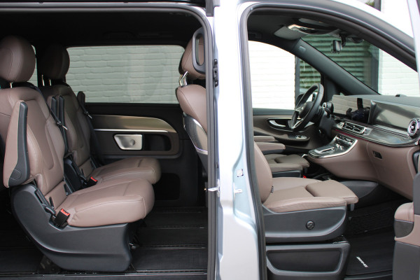 Mercedes-Benz V-Klasse 300d / XXL / AMG / Exclusive / 4-Matic / 7-Pers / Luchtv / Elec Stoelen / Burmester / NIEUWSTAAT