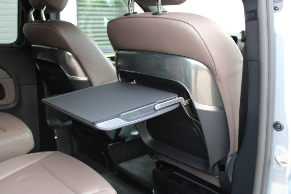 Mercedes-Benz V-Klasse 300d / XXL / AMG / Exclusive / 4-Matic / 7-Pers / Luchtv / Elec Stoelen / Burmester / NIEUWSTAAT