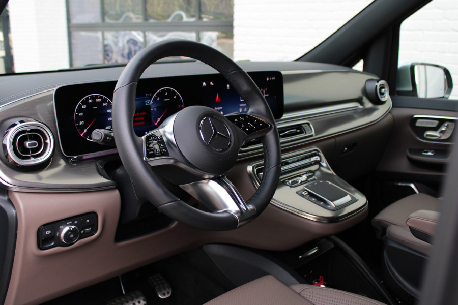 Mercedes-Benz V-Klasse 300d / XXL / AMG / Exclusive / 4-Matic / 7-Pers / Luchtv / Elec Stoelen / Burmester / NIEUWSTAAT