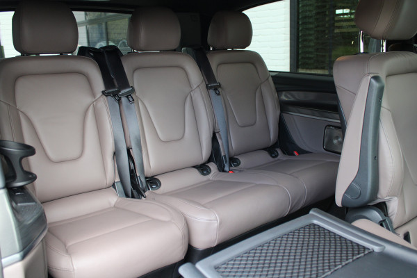 Mercedes-Benz V-Klasse 300d / XXL / AMG / Exclusive / 4-Matic / 7-Pers / Luchtv / Elec Stoelen / Burmester / NIEUWSTAAT
