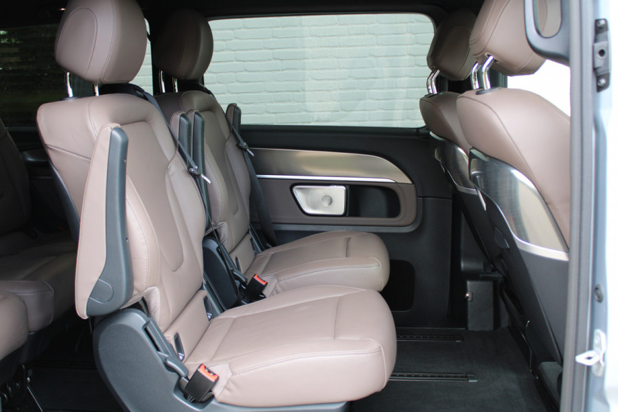 Mercedes-Benz V-Klasse 300d / XXL / AMG / Exclusive / 4-Matic / 7-Pers / Luchtv / Elec Stoelen / Burmester / NIEUWSTAAT