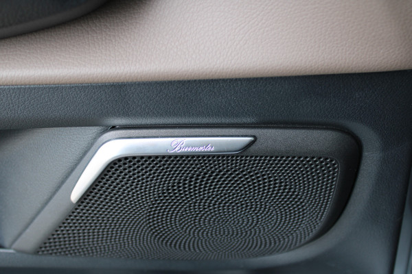 Mercedes-Benz V-Klasse 300d / XXL / AMG / Exclusive / 4-Matic / 7-Pers / Luchtv / Elec Stoelen / Burmester / NIEUWSTAAT