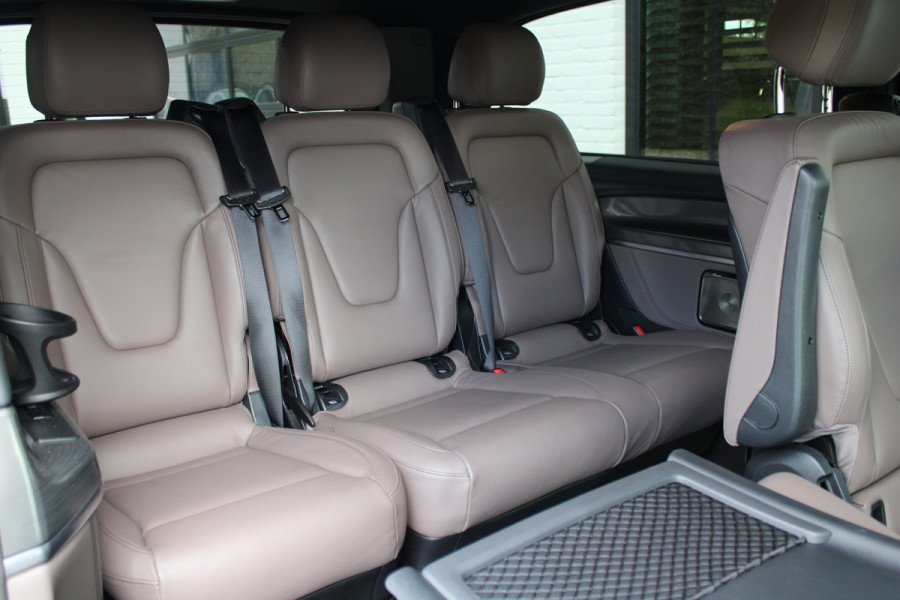 Mercedes-Benz V-Klasse 300d / XXL / AMG / DC / Exclusive / 4-Matic / Luchtv / Elec Stoelen / Burmester / NIEUWSTAAT