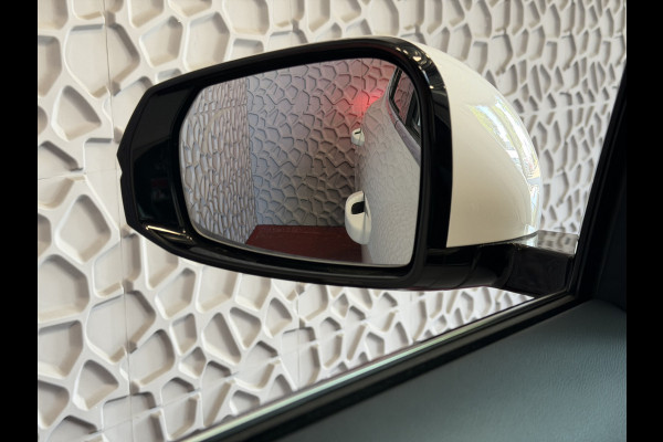 GEELY Starray EM-i MAX+ PHEV LONG RANGE NIEUWE AUTO | 29,8 kWh ACCU | 136 KM WLTP | PANORAMADAK | STOELVERWARMING/KOELING | LEER | MET MASSAGE