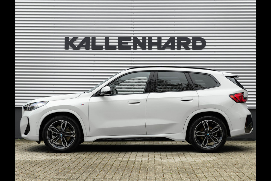 BMW X1 xDrive23i M-Sport - Pano - Trekhaak - Harman Kardon - Adaptief LED