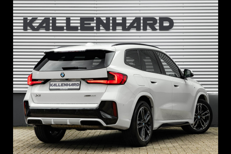 BMW X1 xDrive23i M-Sport - Pano - Trekhaak - Harman Kardon - Adaptief LED