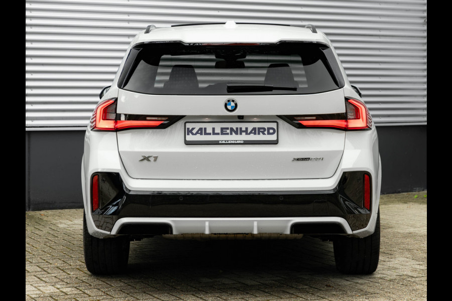 BMW X1 xDrive23i M-Sport - Pano - Trekhaak - Harman Kardon - Adaptief LED