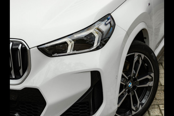 BMW X1 xDrive23i M-Sport - Pano - Trekhaak - Harman Kardon - Adaptief LED