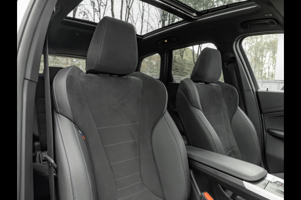 BMW X1 xDrive23i M-Sport - Pano - Trekhaak - Harman Kardon - Adaptief LED
