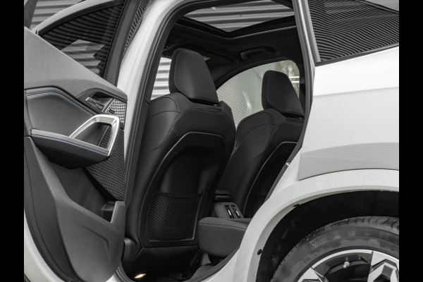 BMW X1 xDrive23i M-Sport - Pano - Trekhaak - Harman Kardon - Adaptief LED