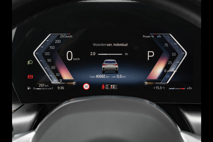 BMW X1 xDrive23i M-Sport - Pano - Trekhaak - Harman Kardon - Adaptief LED