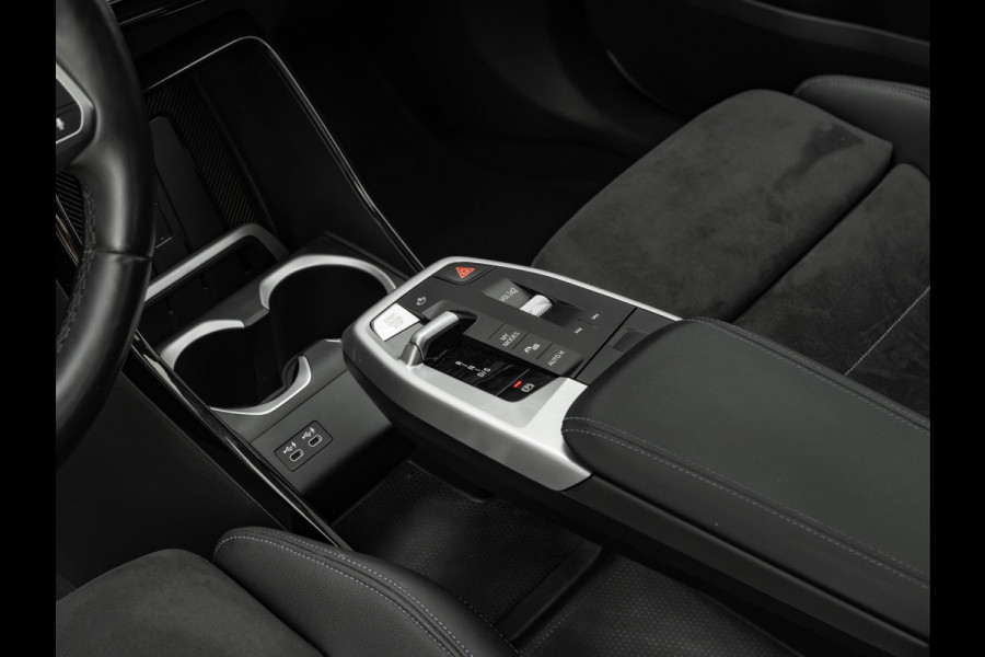 BMW X1 xDrive23i M-Sport - Pano - Trekhaak - Harman Kardon - Adaptief LED