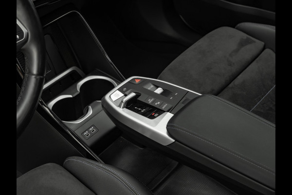 BMW X1 xDrive23i M-Sport - Pano - Trekhaak - Harman Kardon - Adaptief LED