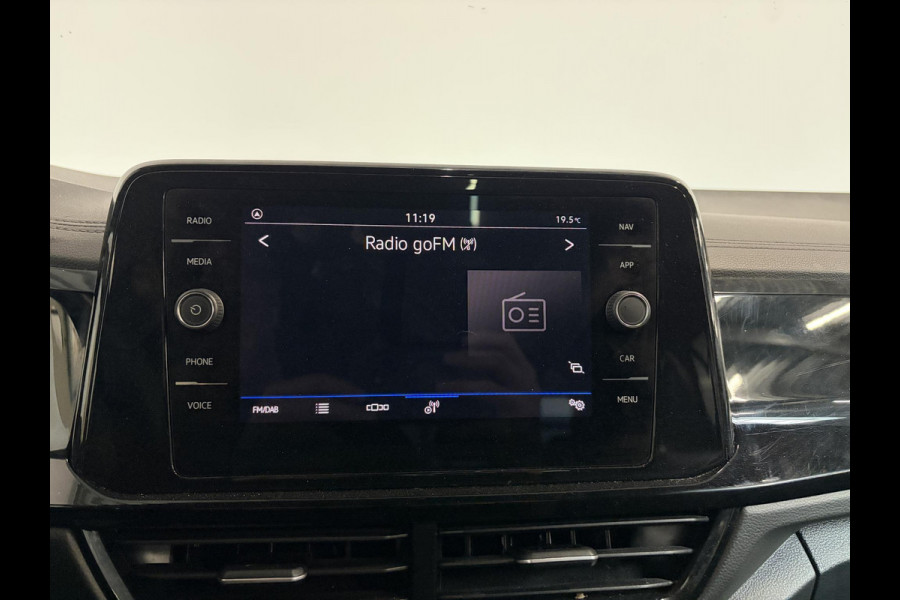 Volkswagen T-Roc 1.5 eTsi R-Line Automaat Climate control Adaptieve cruise control Panoramadak LED Navigatie Achteruitrijcamera Parkeersensoren Apple Carplay/ Android Auto Radio