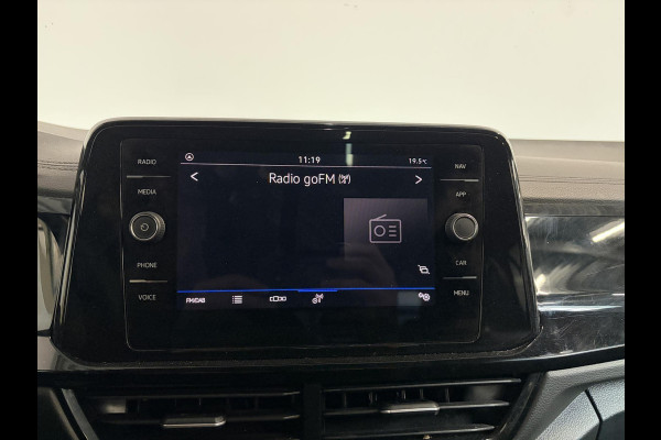Volkswagen T-Roc 1.5 eTsi R-Line Automaat Climate control Adaptieve cruise control Panoramadak LED Navigatie Achteruitrijcamera Parkeersensoren Apple Carplay/ Android Auto Radio