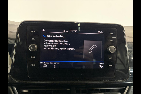 Volkswagen T-Roc 1.5 eTsi R-Line Automaat Climate control Adaptieve cruise control Panoramadak LED Navigatie Achteruitrijcamera Parkeersensoren Apple Carplay/ Android Auto Radio