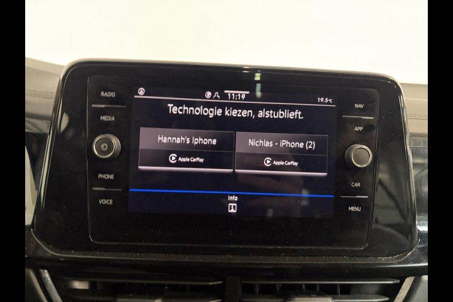 Volkswagen T-Roc 1.5 eTsi R-Line Automaat Climate control Adaptieve cruise control Panoramadak LED Navigatie Achteruitrijcamera Parkeersensoren Apple Carplay/ Android Auto Radio