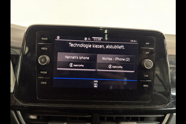 Volkswagen T-Roc 1.5 eTsi R-Line Automaat Climate control Adaptieve cruise control Panoramadak LED Navigatie Achteruitrijcamera Parkeersensoren Apple Carplay/ Android Auto Radio