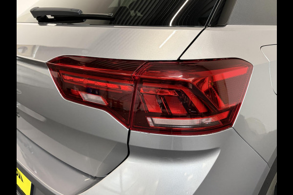 Volkswagen T-Roc 1.5 eTsi R-Line Automaat Climate control Adaptieve cruise control Panoramadak LED Navigatie Achteruitrijcamera Parkeersensoren Apple Carplay/ Android Auto Radio