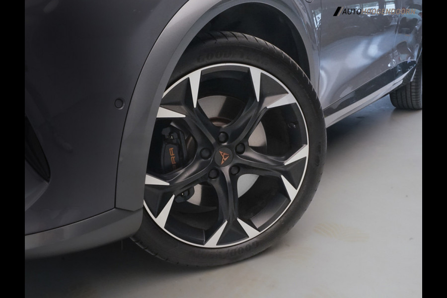 CUPRA Formentor 1.4 e-Hybrid VZ Performance 245pk (APPLE CARPLAY,PANORAMADAK,SFEERVERLICHTING,STUUR-STOELVERWARMING,TREKHAAK))