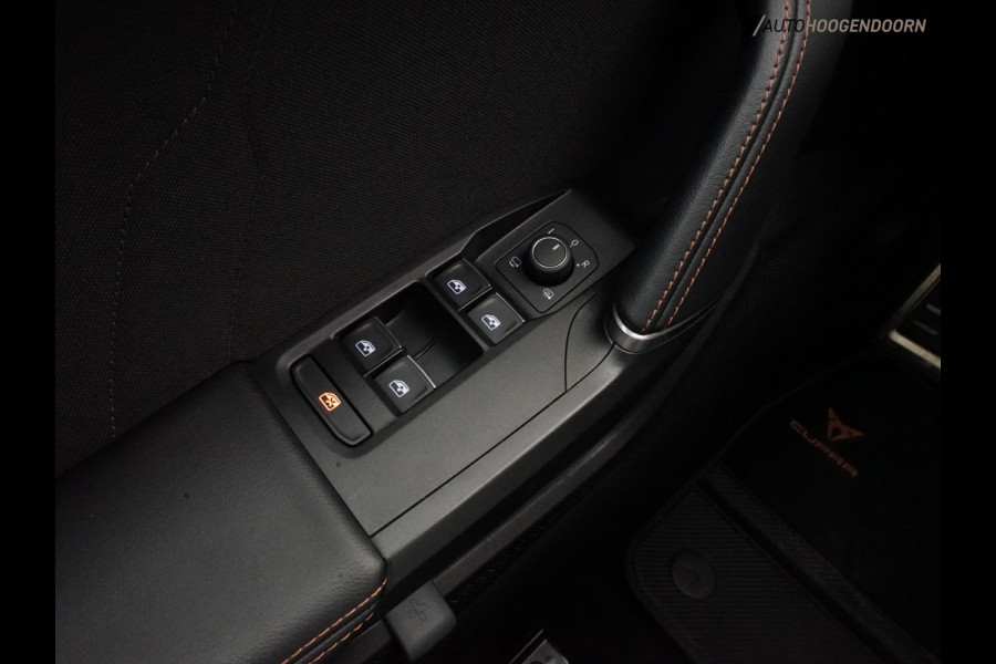 CUPRA Formentor 1.4 e-Hybrid VZ Performance 245pk (APPLE CARPLAY,PANORAMADAK,SFEERVERLICHTING,STUUR-STOELVERWARMING,TREKHAAK))