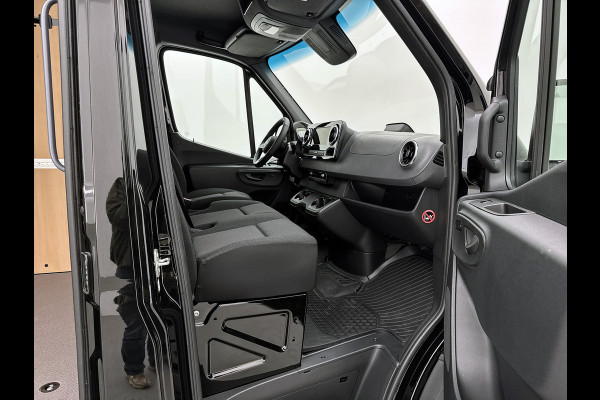 Mercedes-Benz Sprinter 319 1.9 CDI L2H2 Pro Navigatie Parkeerpakket Stoelverwarming Trekhaak Led high performance