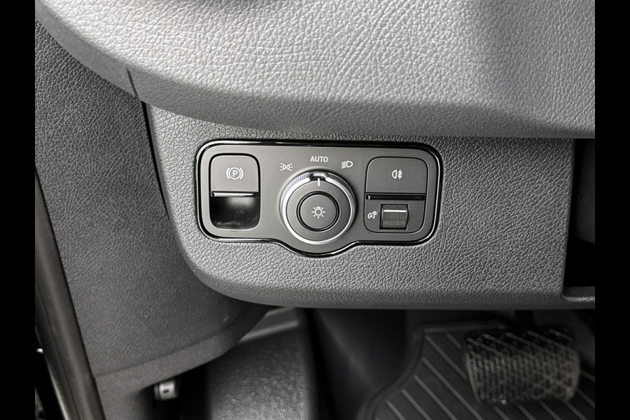Mercedes-Benz Sprinter 319 1.9 CDI L2H2 Pro Navigatie Parkeerpakket Stoelverwarming Trekhaak Led high performance