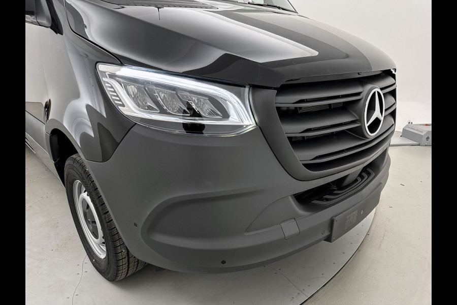 Mercedes-Benz Sprinter 319 1.9 CDI L2H2 Pro Navigatie Parkeerpakket Stoelverwarming Trekhaak Led high performance