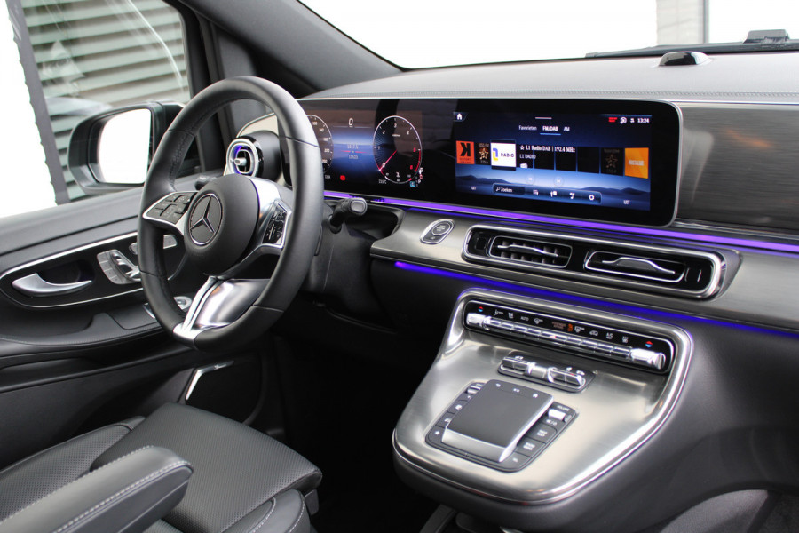 Mercedes-Benz V-Klasse 300d / XXL / AMG / Exclusive / 4-Matic / 7-Pers / Luchtv / Elec Stoelen / Burmester / NIEUWSTAAT
