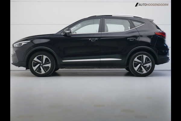 MG ZS EV Long Range Luxury Sport 70 kWh (APPLE CARPLAY,PANORAMADAK,ELEKTRISCHE STOELEN,CAMERA,ADAPTIVE CRUISE,NAVIGATIE,LED)