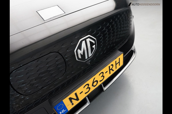 MG ZS EV Long Range Luxury Sport 70 kWh (APPLE CARPLAY,PANORAMADAK,ELEKTRISCHE STOELEN,CAMERA,ADAPTIVE CRUISE,NAVIGATIE,LED)
