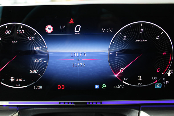 Mercedes-Benz V-Klasse 300d / XXL / DC / AMG / Exclusive / 4-Matic / Luchtv / Elec Stoelen / Burmester / NIEUWSTAAT