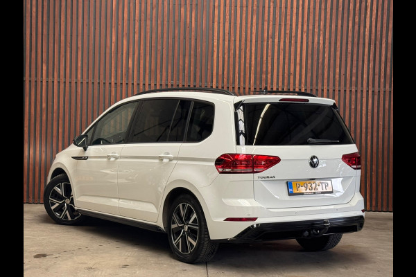 Volkswagen Touran 1.5 TSI AUT. Comfortline Business 7p NAVI-PANO-PDC-CAMERA-STOELVERW. -TREKHAAK