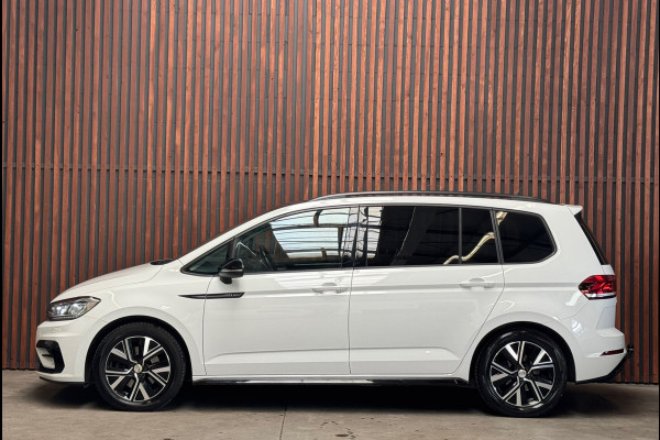Volkswagen Touran 1.5 TSI AUT. Comfortline Business 7p NAVI-PANO-PDC-CAMERA-STOELVERW. -TREKHAAK