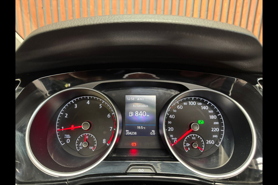 Volkswagen Touran 1.5 TSI AUT. Comfortline Business 7p NAVI-PANO-PDC-CAMERA-STOELVERW. -TREKHAAK