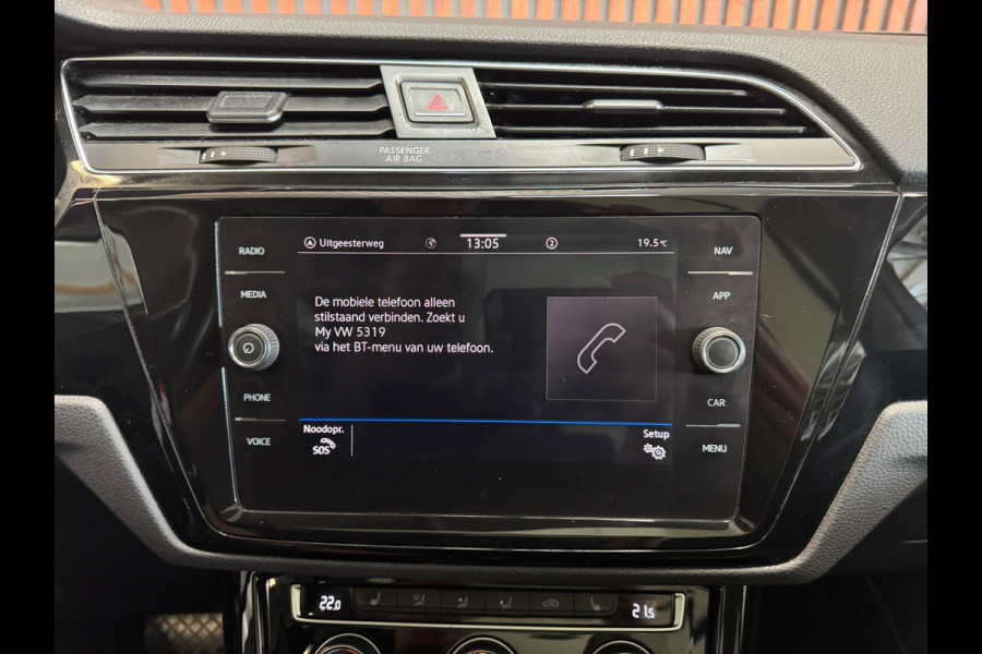 Volkswagen Touran 1.5 TSI AUT. Comfortline Business 7p NAVI-PANO-PDC-CAMERA-STOELVERW. -TREKHAAK