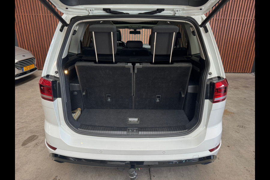 Volkswagen Touran 1.5 TSI AUT. Comfortline Business 7p NAVI-PANO-PDC-CAMERA-STOELVERW. -TREKHAAK