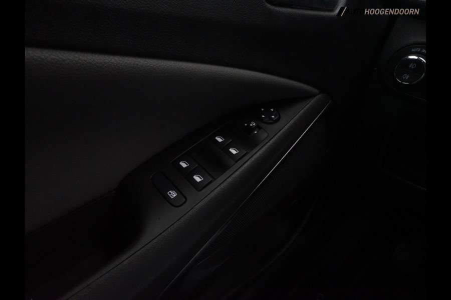 Opel Crossland X 1.2 Turbo Online Edition Sport (APPLE CARPLAY,LANE ASSIST,STUUR-STOELVERWARMING,KEYLESS,CAMERA,CRUISE,LM-VELGEN)