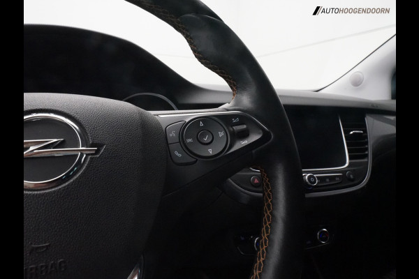 Opel Crossland X 1.2 Turbo Online Edition Sport (APPLE CARPLAY,LANE ASSIST,STUUR-STOELVERWARMING,KEYLESS,CAMERA,CRUISE,LM-VELGEN)