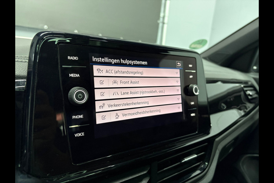 Volkswagen T-Roc 1.5 TSI R-Line Business+