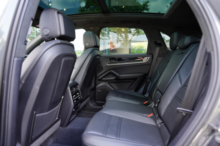 Porsche Cayenne 3.0 E-Hybrid Black Edition GERESERVEERD
