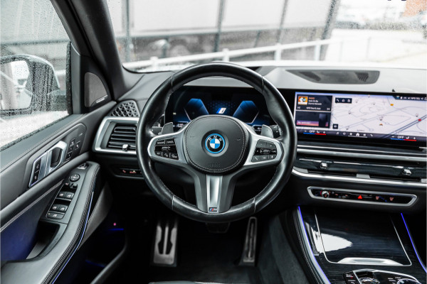 BMW X5 xDrive50e Launch Edition | M-Sport zetels | Panorama | 360 Camera | HUD | H&K | Stoelventilatie | ACC | 22'' Velgen | Elek trekhaak | BTW Auto | Dealer onderhouden