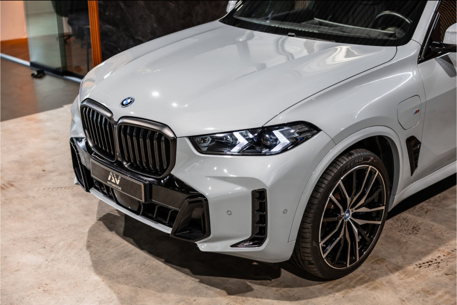 BMW X5 xDrive50e Launch Edition | M-Sport zetels | Panorama | 360 Camera | HUD | H&K | Stoelventilatie | ACC | 22'' Velgen | Elek trekhaak | BTW Auto | Dealer onderhouden