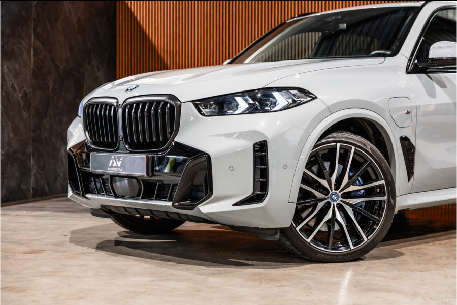 BMW X5 xDrive50e Launch Edition | M-Sport zetels | Panorama | 360 Camera | HUD | H&K | Stoelventilatie | ACC | 22'' Velgen | Elek trekhaak | BTW Auto | Dealer onderhouden
