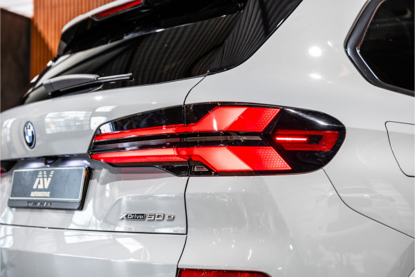 BMW X5 xDrive50e Launch Edition | M-Sport zetels | Panorama | 360 Camera | HUD | H&K | Stoelventilatie | ACC | 22'' Velgen | Elek trekhaak | BTW Auto | Dealer onderhouden